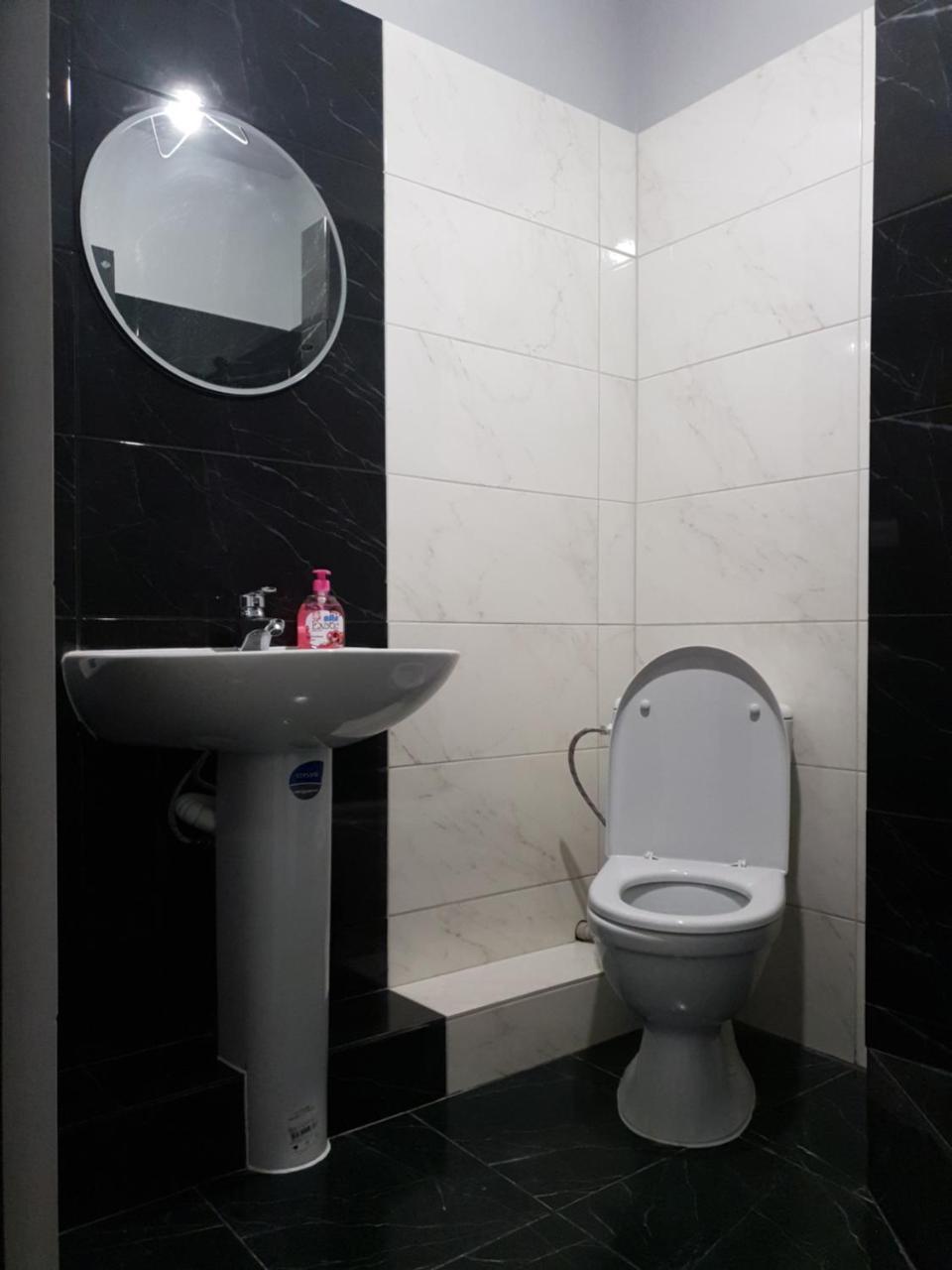 Travel Station Apartment Ivano-Frankivsk Exteriör bild